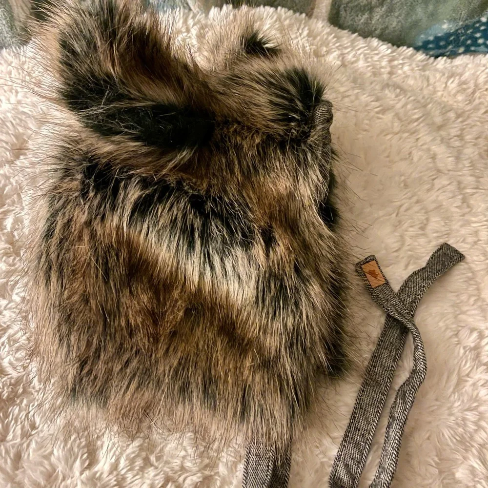 Native Fable Dire Wolf Bonnet